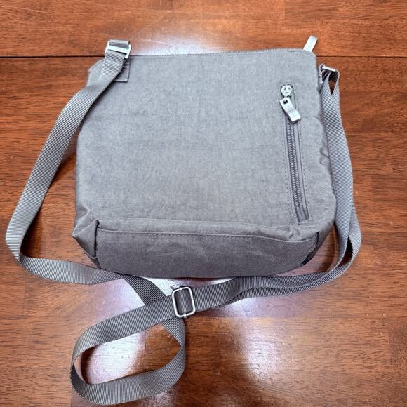 Baggallini Triple Zip Crossbody/Shoulder Bag w/ Removable Strap Travel Silver - Picture 4 of 4